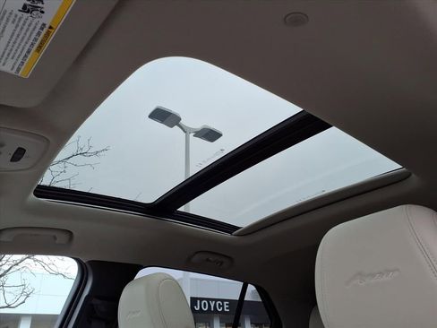 Certified 2025 Buick Encore GX Avenir w/ Avenir Technology Package image 17