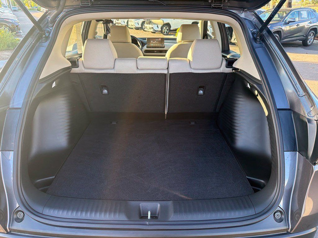 Used 2024 Honda HR-V LX image 18