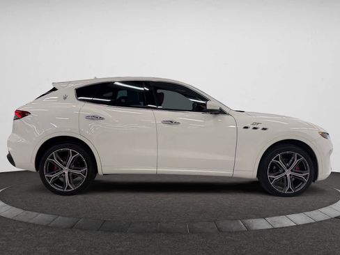 Used 2022 Maserati Levante GT image 10
