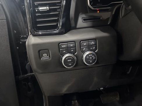Used 2025 GMC Sierra 2500 AT4 AWD/4WD image 16