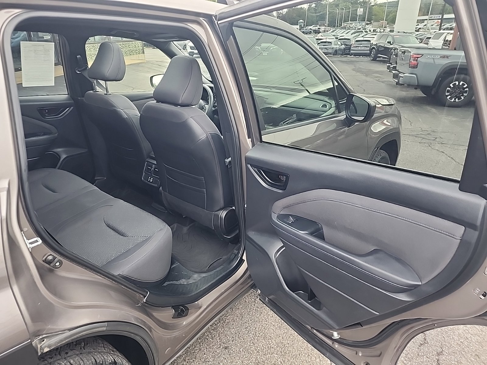 Used 2025 Subaru Forester Premium AWD/4WD image 29