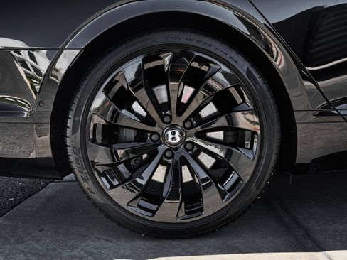 Used 2024 Bentley Flying Spur V8 AWD/4WD image 20