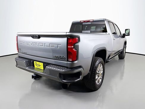 Used 2025 Chevrolet Silverado 2500 High Country w/ Technology Package AWD/4WD image 6