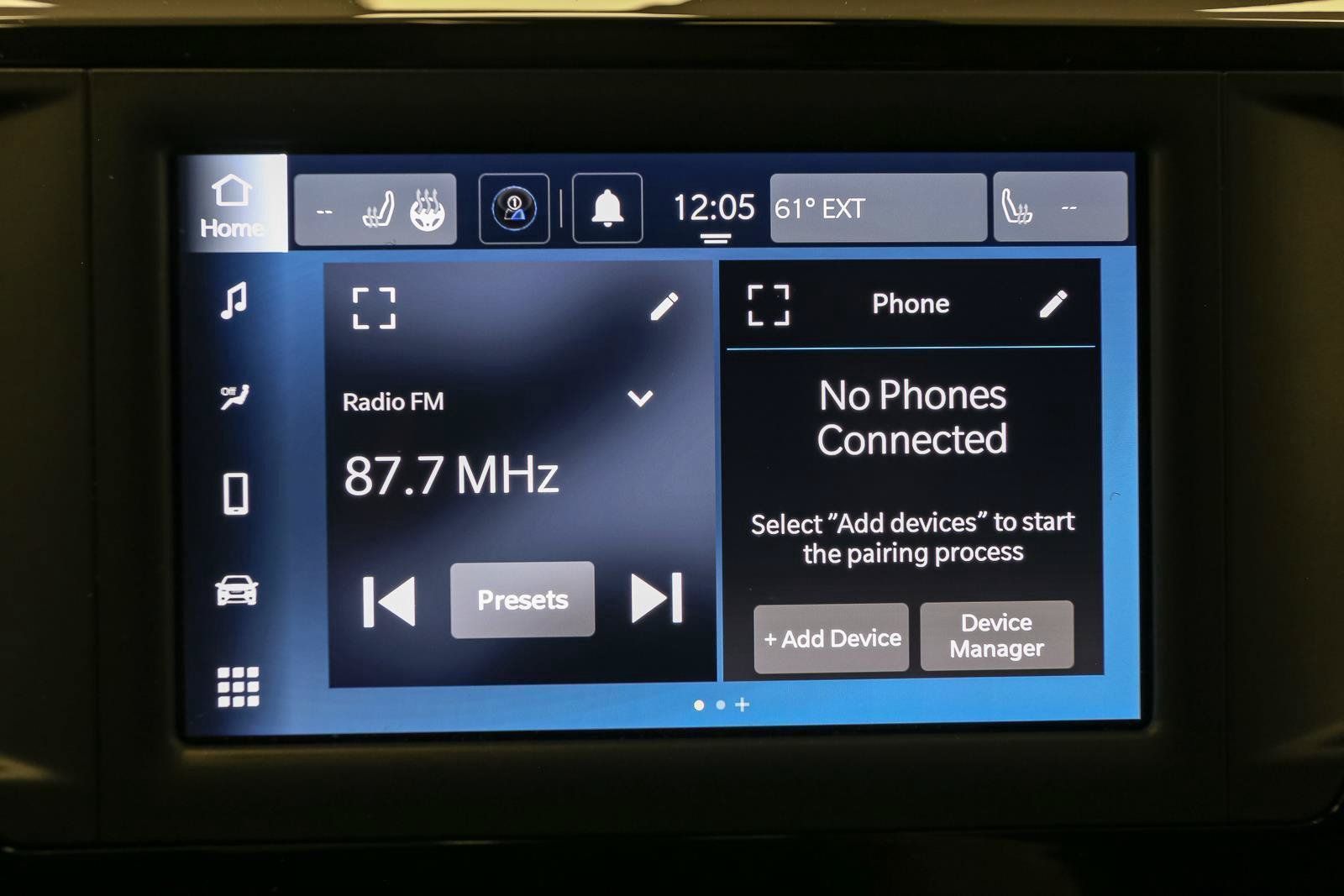 Used 2024 Chrysler Voyager LX FWD image 25