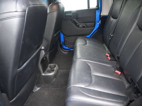 Used 2014 Jeep Wrangler Unlimited Sahara AWD/4WD image 14