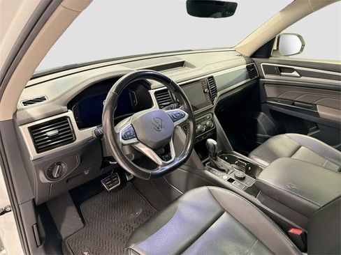 Used 2021 Volkswagen Atlas SEL R-Line image 8