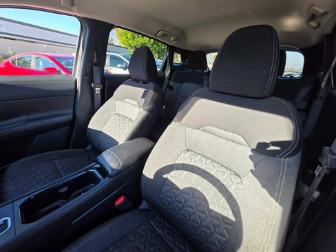 Used 2025 Nissan Kicks SV w/ Illumination Package image 17