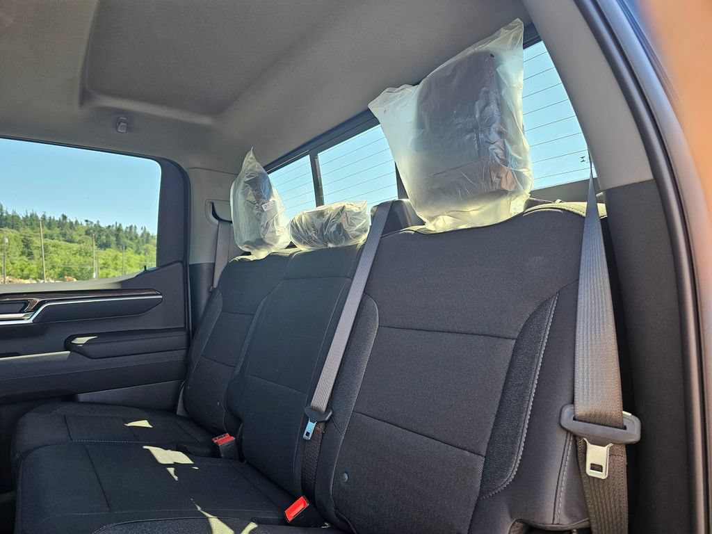 New 2026 Chevrolet Silverado 1500 RST w/ Redline Edition AWD/4WD image 18
