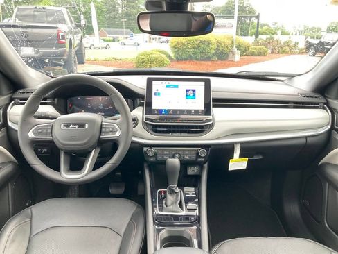 New 2024 Jeep Compass Limited w/ Elite Group AWD/4WD image 13