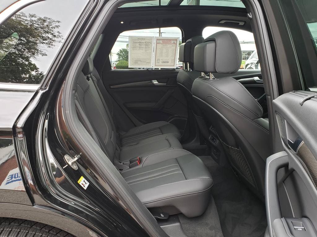 Used 2023 Audi SQ5 Prestige w/ Prestige Package AWD/4WD image 16