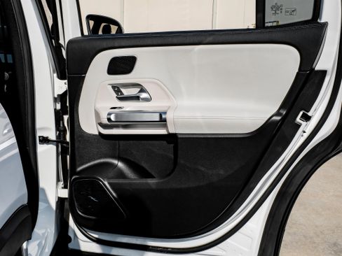 Used 2021 Mercedes-Benz GLB 35 AMG GLB 35 AMG image 39