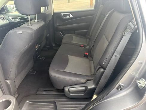 Used 2019 Nissan Pathfinder S AWD/4WD image 17