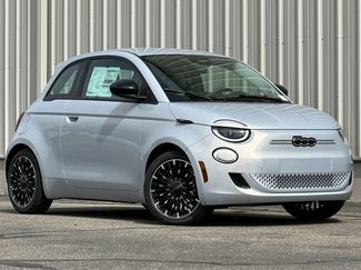 New 2026 FIAT 500 e w/ Comfort Group FWD 360° Tour