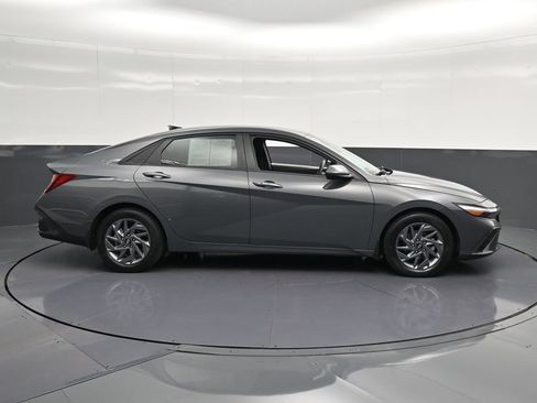 Used 2024 Hyundai Elantra SEL FWD image 4