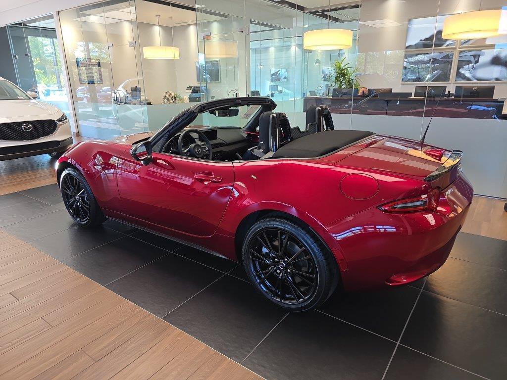 New 2026 MAZDA MX-5 Miata Club w/ Interior Package RWD image 4