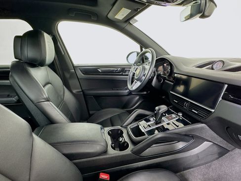 Used 2023 Porsche Cayenne AWD/4WD image 26
