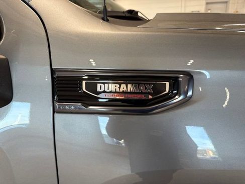 Used 2024 GMC Sierra 1500 AT4 w/ Technology Package AWD/4WD image 4