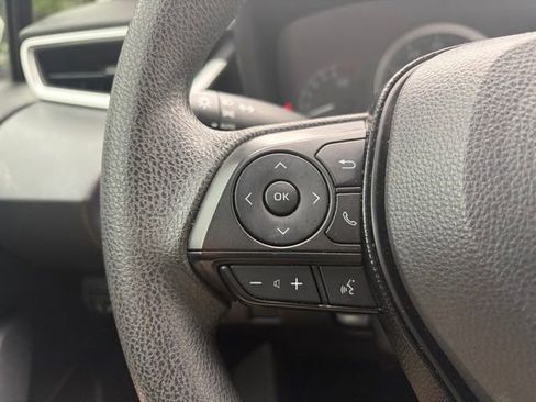 Used 2021 Toyota Corolla LE FWD image 34