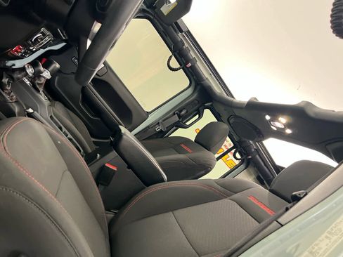 Used 2023 Jeep Wrangler Unlimited Rubicon w/ Xtreme 35 Tire Package AWD/4WD image 17