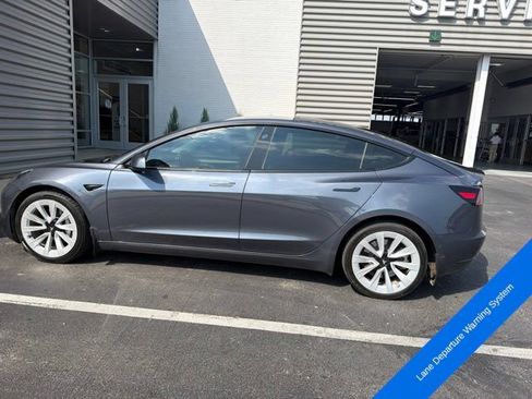 Used 2022 Tesla Model 3 Long Range AWD/4WD image 9