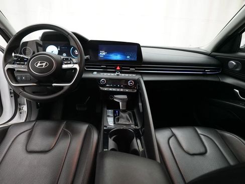 Used 2024 Hyundai Elantra Limited FWD image 5