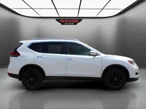 Used 2020 Nissan Rogue SV image 6