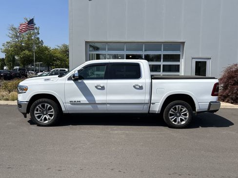 Used 2022 RAM 1500 Limited AWD/4WD image 2