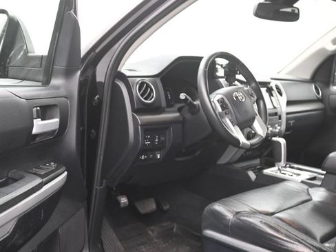 Used 2020 Toyota Tundra SR5 w/ SR5 Leather Package AWD/4WD image 11
