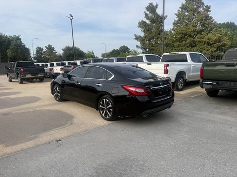 Used 2018 Nissan Altima 2.5 SR FWD image 4