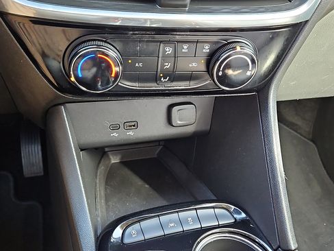 Used 2024 Buick Encore GX Sport Touring image 14