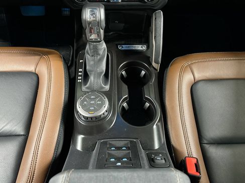 Used 2024 Ford Bronco Outer Banks w/ Sasquatch Package AWD/4WD image 13