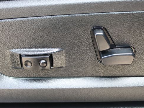 Used 2016 RAM 3500 Laramie image 25