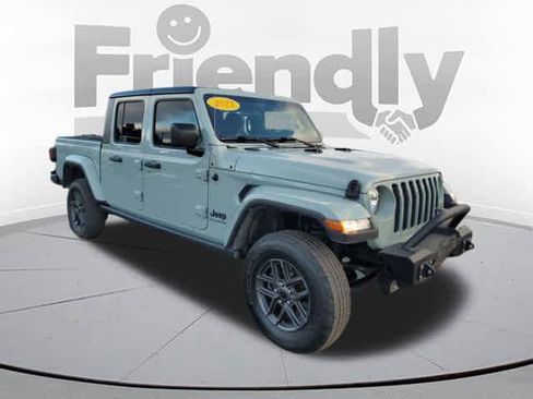 Used 2023 Jeep Gladiator Sport image 7