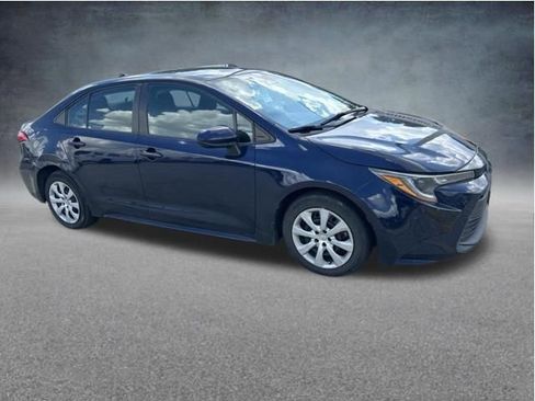 Used 2023 Toyota Corolla LE FWD image 5