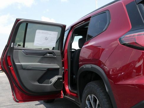New 2025 GMC Acadia AT4 w/ Luxury Package AWD/4WD image 36
