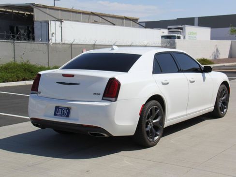 Used 2023 Chrysler 300 Touring w/ Sport Appearance Package RWD image 5