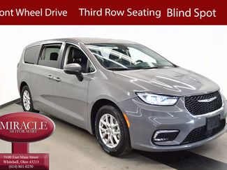 Used 2025 Chrysler Pacifica Select FWD video 1