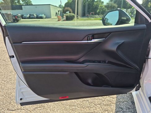 Used 2022 Toyota Camry SE FWD image 19