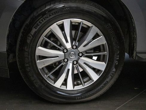 Used 2019 Nissan Pathfinder SV image 8