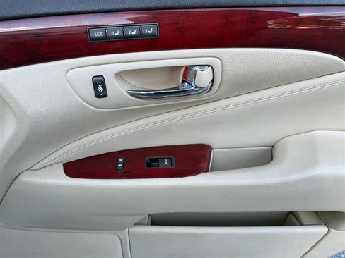 Used 2012 Lexus LS 460 image 18