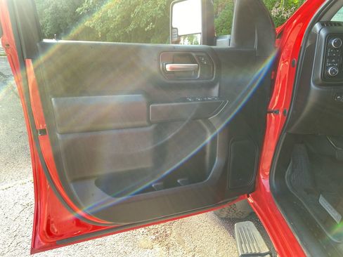 Used 2021 Chevrolet Silverado 2500 Custom w/ Custom Convenience Package AWD/4WD image 10