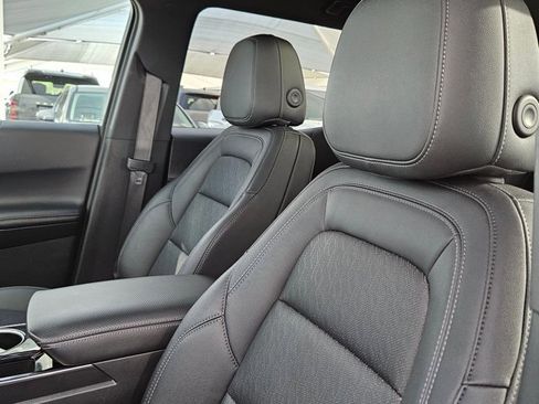 Used 2025 Chevrolet Equinox LT w/ Convenience Package II image 19