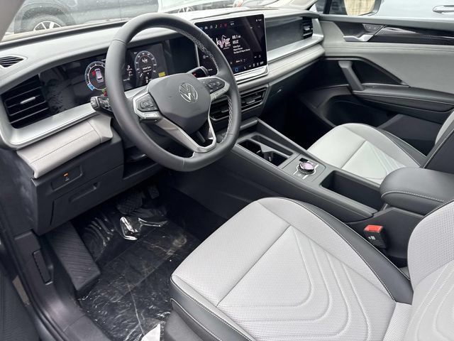 New 2026 Volkswagen Tiguan SE FWD image 24