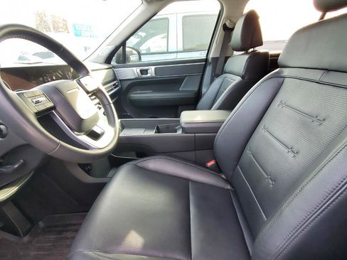 Used 2024 Hyundai Santa Fe Limited image 3