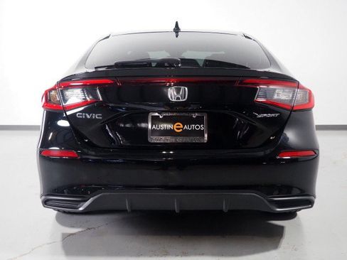 Used 2024 Honda Civic Sport Hatchback image 43