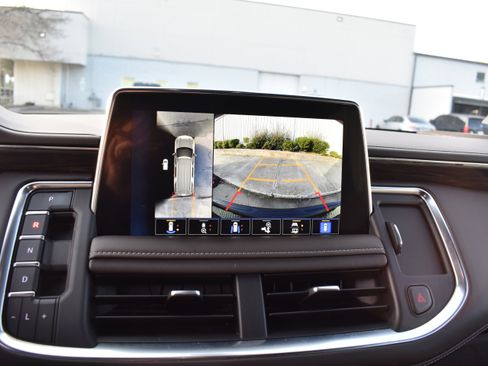 Used 2022 Chevrolet Tahoe LT w/ Luxury Package image 19