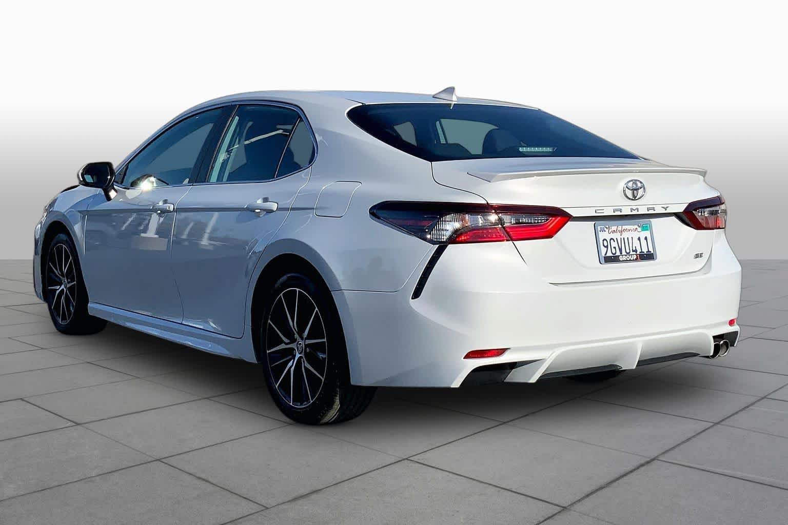 Used 2023 Toyota Camry SE w/ Convenience Package FWD image 11