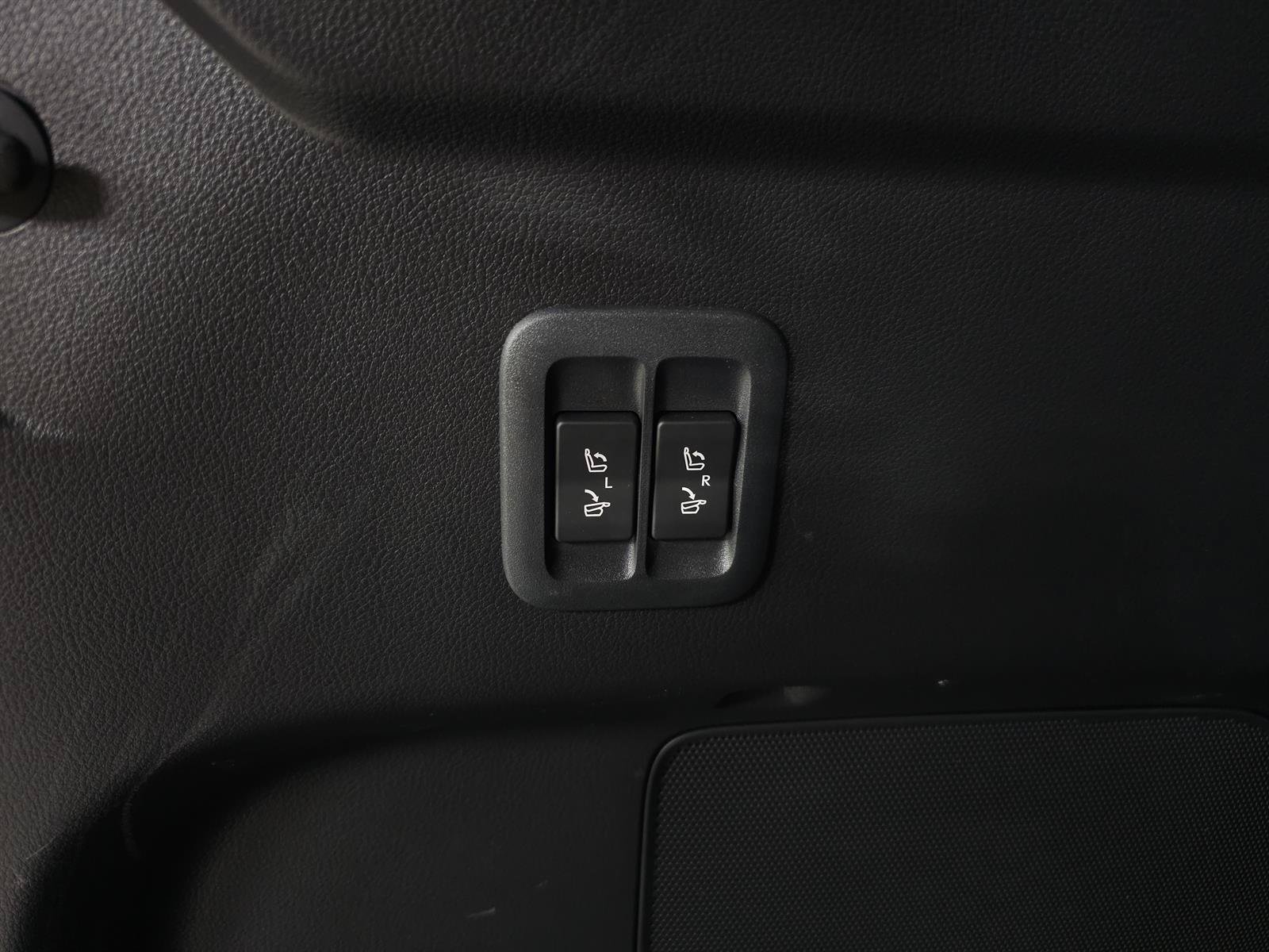 Used 2025 Lexus TX 500h AWD w/ Technology Package image 9