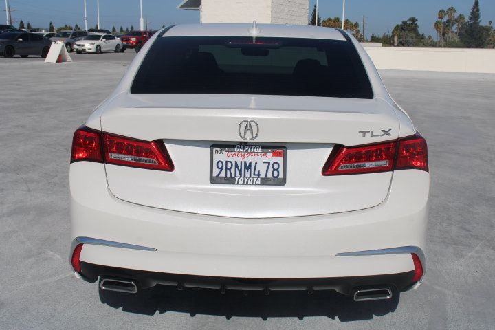 Used 2019 Acura TLX w/ Technology Package FWD image 4