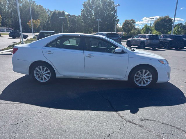 Used 2014 Toyota Camry XLE w/ Leather Package FWD image 2